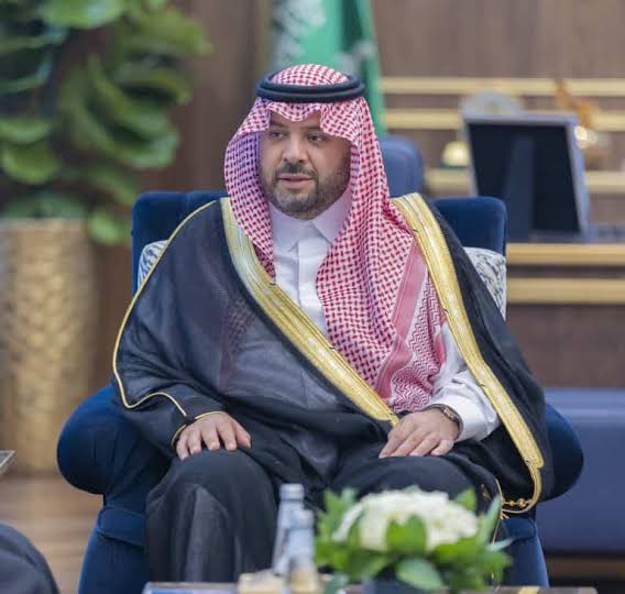 أمير الحدود الشمالية يثمّن رسالة المعلمين والمعلمات في يومهم العالمي
