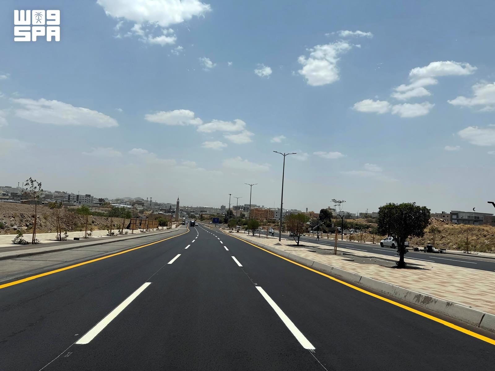خميس مشيط تنجز تطوير طريق الخمسين ومرافق للمشي والدراجات