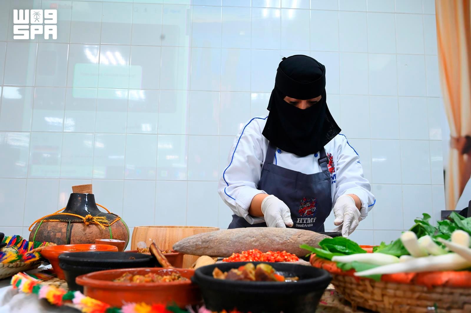 850 متدربًا في جازان يطوّرون مهارات الطهي والضيافة