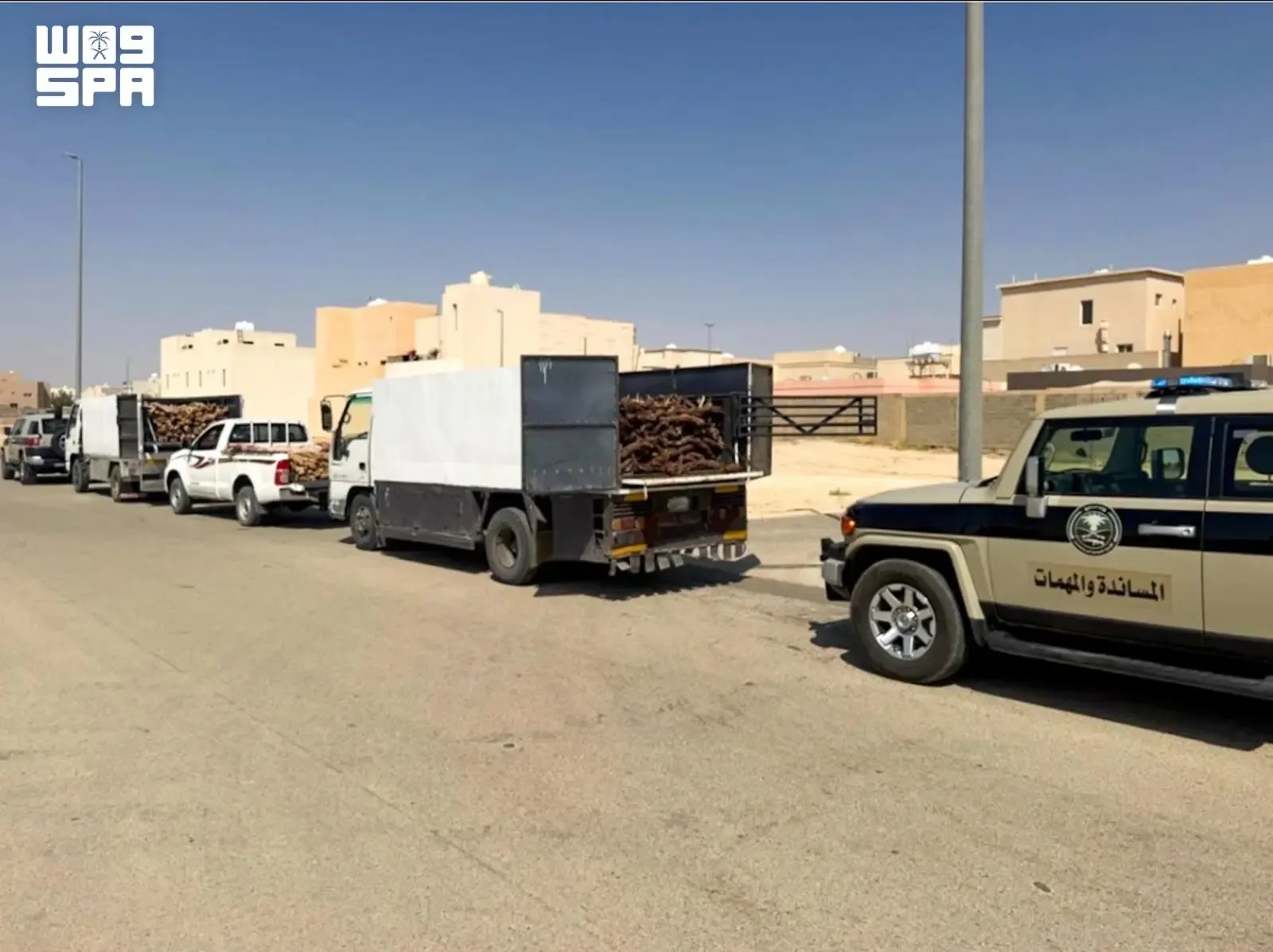 المجاهدون يضبطون ثلاثة مخالفين بحطب محلي معروض للبيع في القصيم